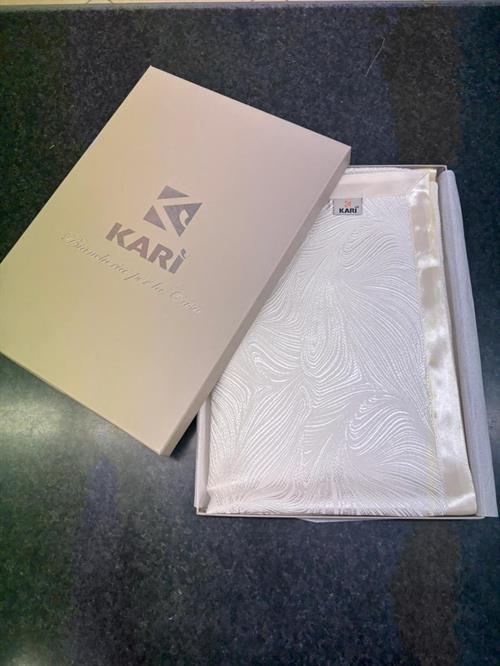 TRIS CENTRI KARI KIM
